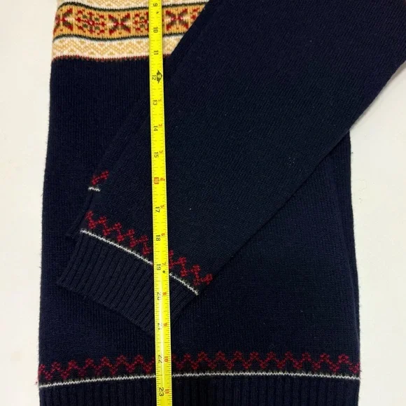 Women's 100% Lambswool Jones of NY Navy
Ski sweater SMALL - Picture 7 of 8